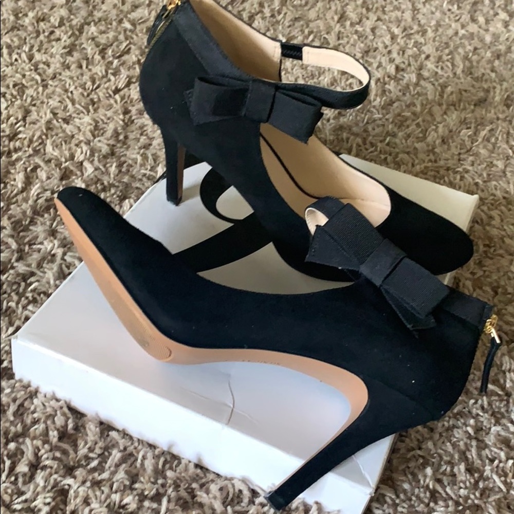 Nine West - Picture 2 of 4